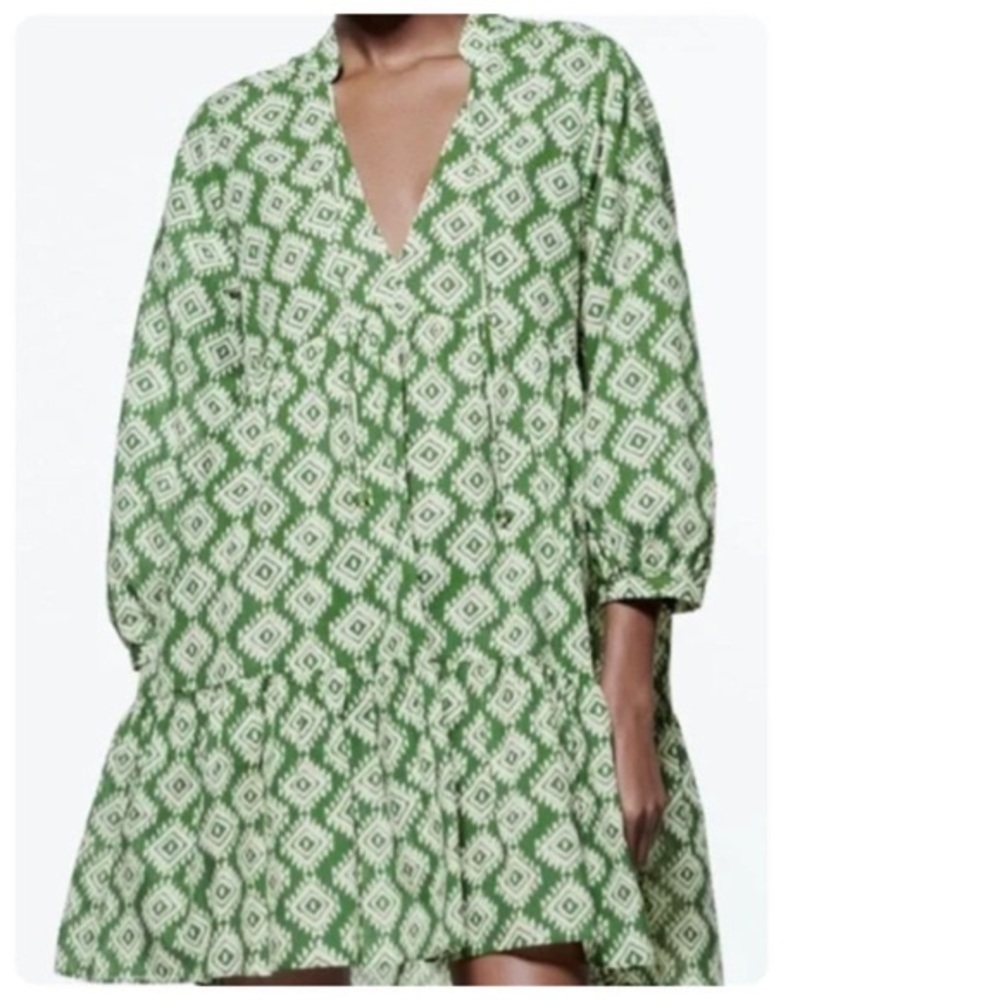 Zara Green and White Geo V-Neck Tiered Mini Dress
